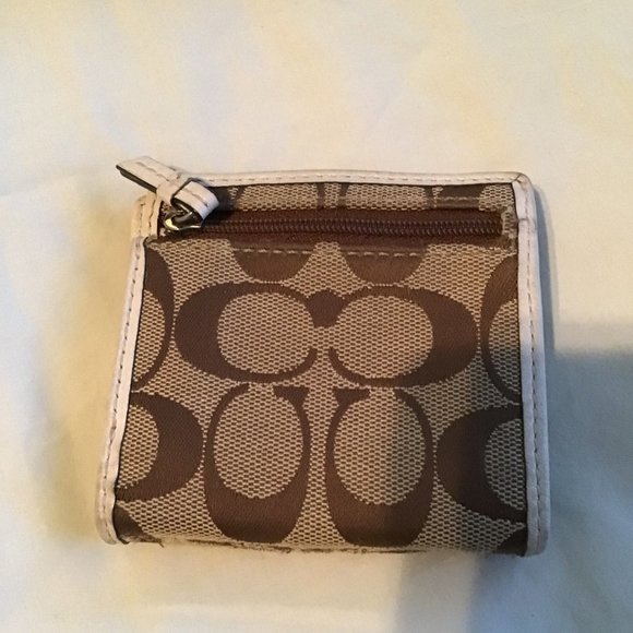 Coach Off-White Leather Zip Wristlet and Vintage Mini Wallet - Picture 7 of 8